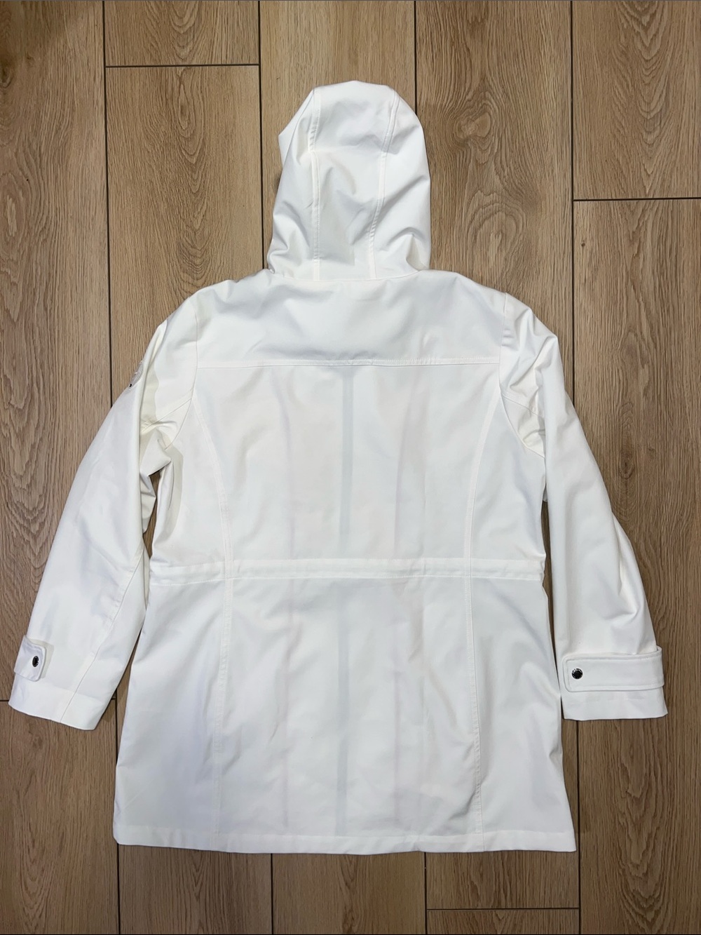 Tommy Hilfiger White Jacket with Navy Logo Patch - Picture 9 of 15